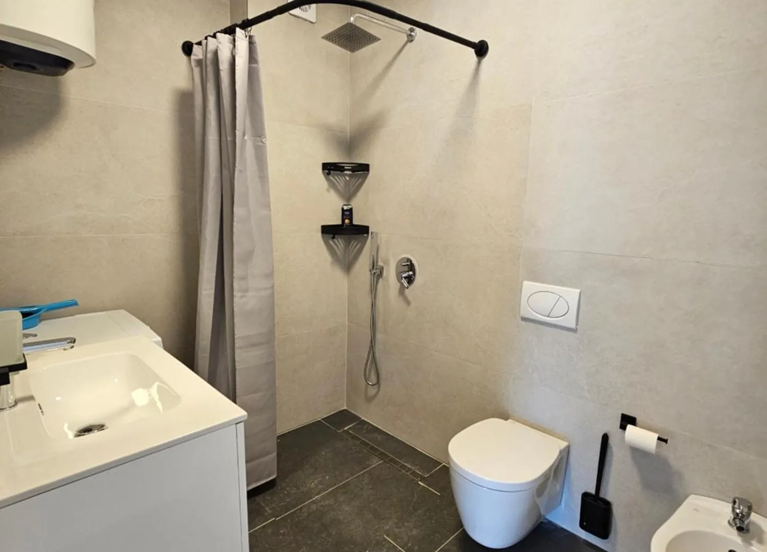Seaview Apartment In Central Saranda Sarande