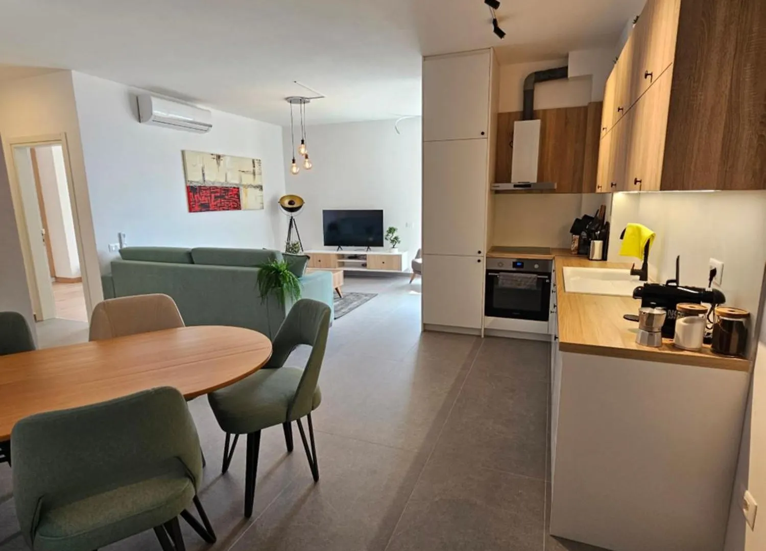 Seaview Apartment In Central Saranda
