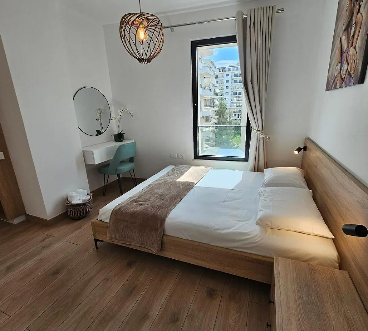 Seaview Apartment In Central Saranda
