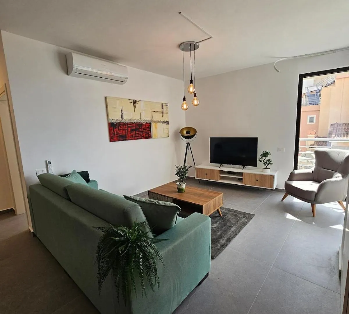 Seaview Apartment In Central Saranda