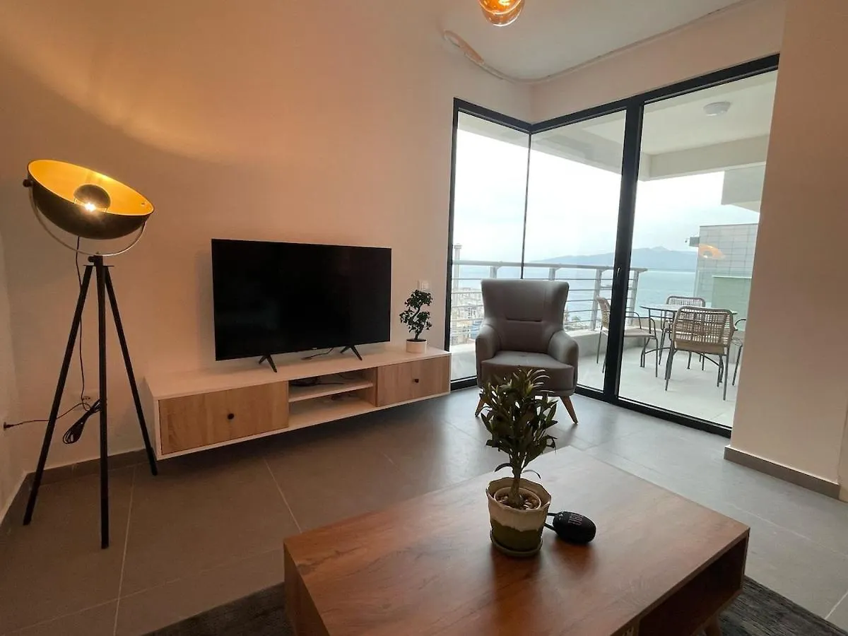 Seaview Apartment In Central Saranda